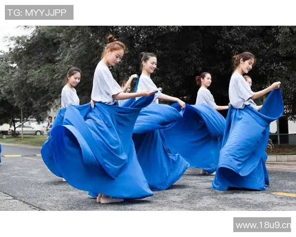 杨军专访:从街头到舞台的蜕变与坚持的舞蹈人生回顾 杨军专访:从街头到舞台的蜕变与坚持的舞蹈人生回顾