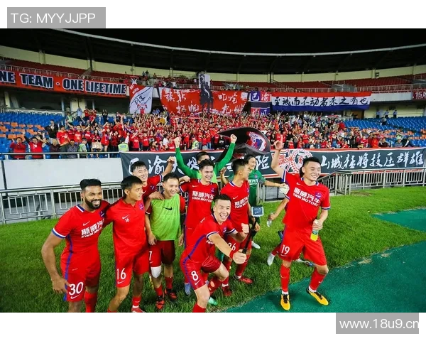 中超冠军之争:年度最佳球队激战背后的荣耀与挑战 中超冠军之争:年度最佳球队激战背后的荣耀与挑战